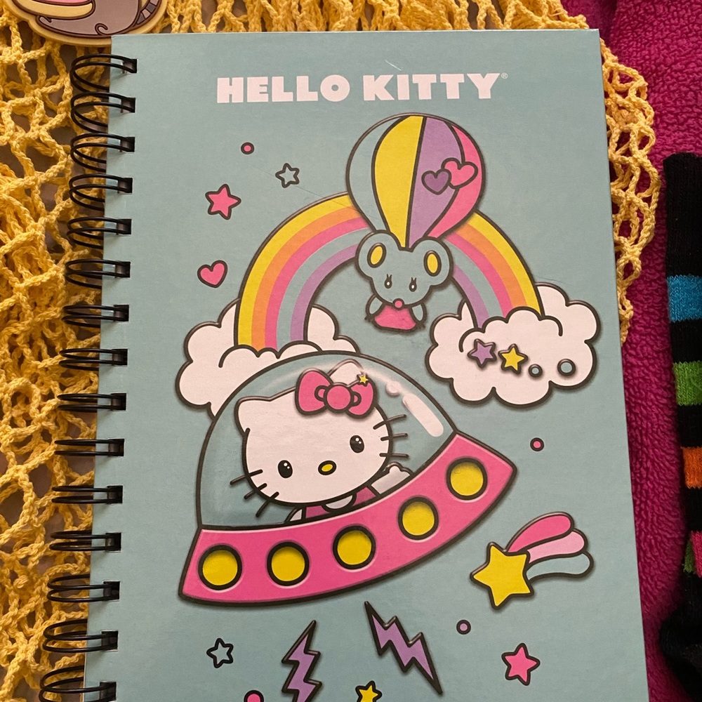 Hello Kitty Bundle - Picture 4 of 5